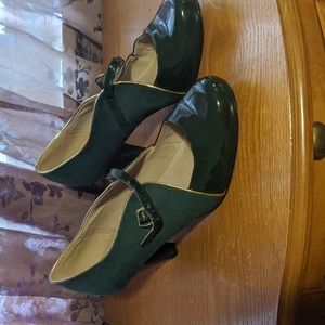 Chelsea Crew Lucille Green and Gold heels